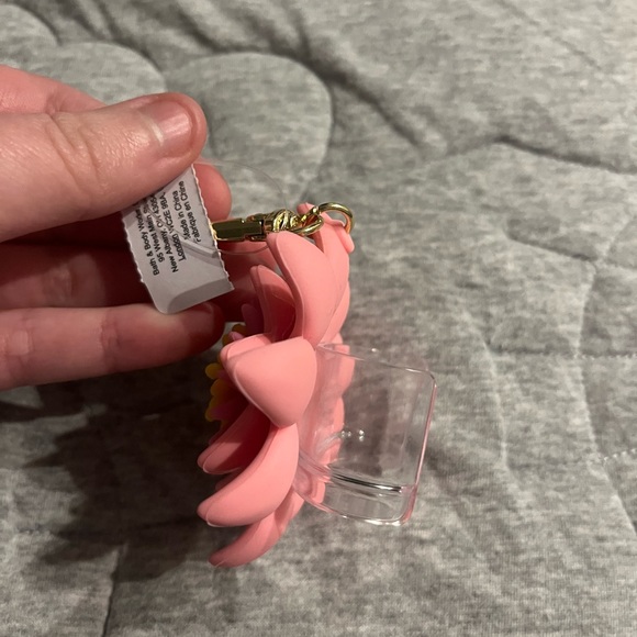 Bath And Body Works Lotus Flower Pocketbac Holder Keychain NWT - Picture 3 of 3